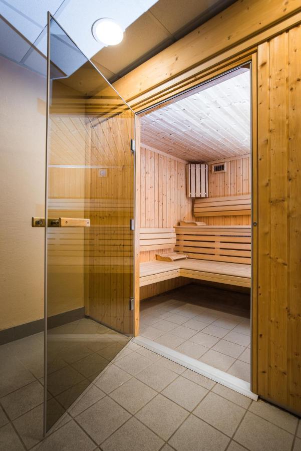 Hotel Les Essarts, Ussim Vacances Valloire Exterior photo